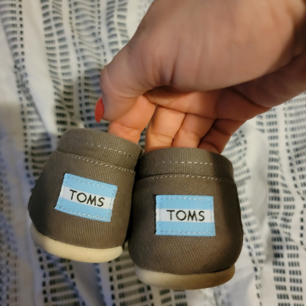 Toms size 7.5